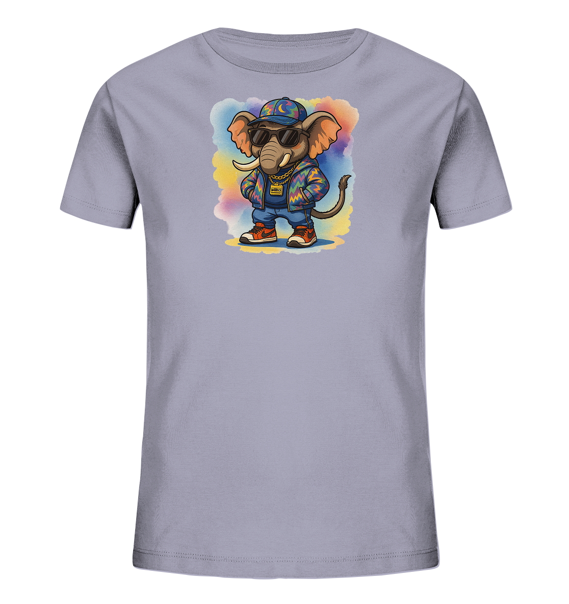 Onlineshop Shirts fuer Kinder - Das Bild zeigt ein hellgraues T-Shirt mit einem farbenfrohen Motiv eines cartoonhaften Elefanten. Der Elefant ist modern gekleidet mit einer bunten Jacke, Jeans, Kappe und Sonnenbrille. Ein weicher, aquarellartiger Hintergrund in Pastelltoenen umgibt das Motiv und unterstreicht den verspielten Stil des Shirts.