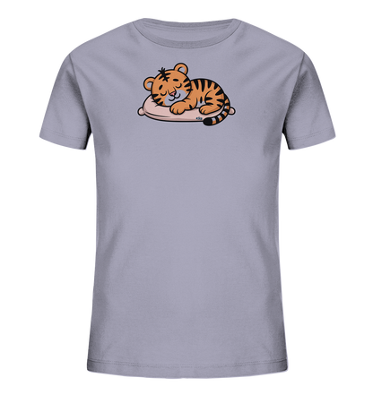 Onlineshop Shirts fuer Kinder - Das Bild zeigt ein hellgraues Kinder-T-Shirt. Auf der Vorderseite ist ein niedlicher, cartoonartiger Tiger abgebildet, der friedlich auf einem hellrosa Kissen schlaeft. Der Tiger hat orangefarbenes Fell mit schwarzen Streifen und geschlossene Augen, was eine ruhige Szene darstellt. Das Design ist verspielt und ideal fuer Kinder.