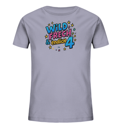 Onlineshop Shirts fuer Kinder - Das Bild zeigt ein hellgraues T-Shirt fuer Kinder mit einem auffaelligen Aufdruck im Comic-Stil. Der farbenfrohe Druck enthaelt die Woerter "WILD FRECH & endlich" sowie eine grosse Zahl "4". Das Design ist zusaetzlich mit kleinen Sternen und Blitzen verziert. Die gesamte Grafik wirkt lebendig und verspielt.