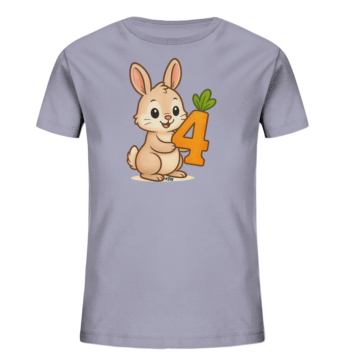Onlineshop Shirts fuer Kinder - Das Bild zeigt ein hellviolettes Kinder-T-Shirt mit einer niedlichen Cartoon-Illustration. Ein freundlicher Hase haelt die Zahl '4', die wie eine orangefarbene Karotte mit gruenen Blaettern aussieht. Der Hase hat grosse Ohren und ein Laecheln. Dieses Design ist charmant und ansprechend fuer Kinder.