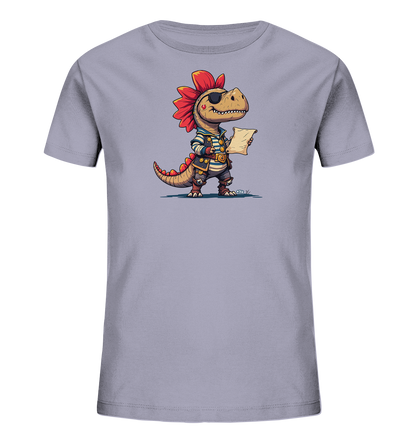 Onlineshop Shirts fuer Kinder - Das Bild zeigt ein hellviolettes T-Shirt fuer Kinder mit einer Illustration eines Dinosauriers als Pirat. Der Dino traegt eine Augenklappe, ein gestreiftes Hemd und eine Weste und haelt ein Blatt Papier in seinen Klauen. Dieses froehliche Design mit dem Piraten Dino verleiht dem Shirt einen abenteuerlichen Look.