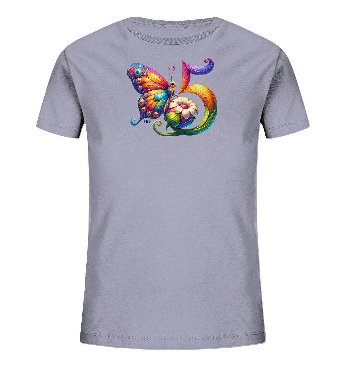 Onlineshop Shirts fuer Kinder - Dieses hellgraue T-Shirt zeigt eine detailreiche und farbenpraechtige Illustration. Ein bunter Schmetterling mit auffaelligen Mustern auf den Fluegeln ist zentral platziert. Neben ihm windet sich die Zahl '5', gestaltet aus leuchtenden, organischen Formen und Farben. Eine dekorative Blume rundet das fantasievolle Motiv ab.
