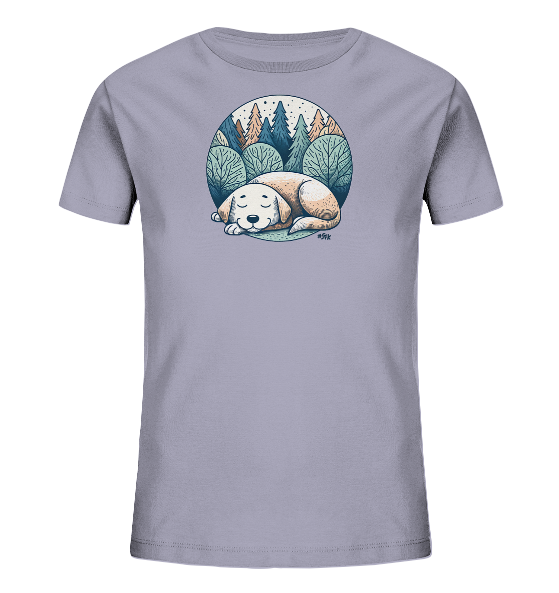 Onlineshop Shirts fuer Kinder - Das Bild zeigt ein violettgraues T-Shirt fuer Kinder mit einem runden Grafikdruck auf der Vorderseite. Der Druck zeigt einen friedlich schlafenden Hund, eingebettet in eine idyllische Naturlandschaft mit Baeumen und Sternenhimmel. Die Illustration ist im Cartoon-Stil gehalten und verwendet sanfte Farben.