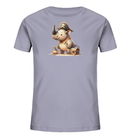 Onlineshop Shirts fuer Kinder - Das Bild zeigt ein hellgraues T-Shirt fuer Kinder mit einem verspielten Motiv. Ein niedliches Nashorn im Piratenkostuem, komplett mit Hut und Halstuch, steht auf Sand. Neben ihm liegen eine kleine Schatztruhe und ein Sack, was eine Abenteuerstimmung erzeugt. Das freundliche Nashorn und die Details machen das Shirt zu einem froehlichen Hingucker.