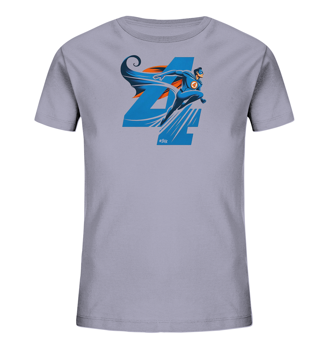Onlineshop Shirts fuer Kinder - Das Bild zeigt ein hellgraues T-Shirt fuer Kinder mit einem dynamischen Motiv. Eine stilisierte, fliegende Superheldenfigur in blauem Anzug und orangefarbenem Umhang ist vor einer grossen blauen Zahl "4" abgebildet. Das Design umfasst Elemente wie eine Vier im Brustbereich und Linien, die Bewegung suggerieren. Es ist ein auffaelliges und energiereiches Motiv.