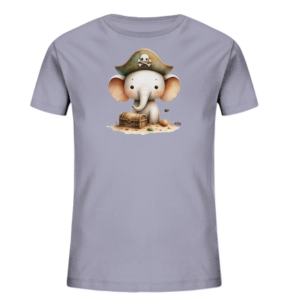 Onlineshop Shirts fuer Kinder - Das Bild zeigt ein hellviolettes Kinder-T-Shirt. Darauf ist eine niedliche Grafik eines Baby-Elefanten abgebildet, der einen Piratenhut traegt. Der Elefant sitzt auf Sand neben einer kleinen Schatztruhe und einigen Muscheln. Das Motiv hat einen verspielten Look im Aquarell-Stil.
