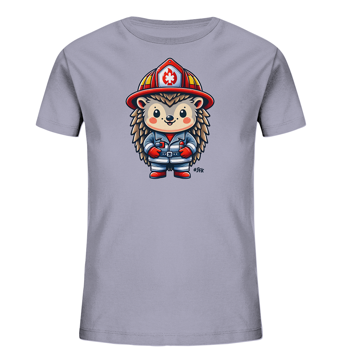 Onlineshop Shirts fuer Kinder - Das Bild zeigt ein hellgraues Kinder-T-Shirt. Auf der Vorderseite ist eine niedliche, cartoonartige Illustration eines Igels in Feuerwehrkleidung zu sehen. Der Igel traegt einen Helm, eine Uniform und haelt etwas Rotes in den Pfoten. Das Design ist detailliert und farbenfroh.