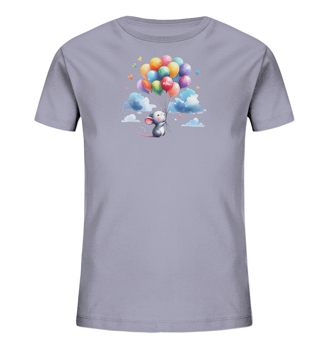 Onlineshop Shirts für Kinder - Das Bild zeigt ein hellviolett-graues T-Shirt für Kinder, das eine charmante Illustration auf der Vorderseite trägt. Abgebildet ist eine kleine, graue Maus, die an einem großen Bündel bunter Ballons mit kleinen Herzen und Wolken hängt. Ein roter Ballon im Bündel ist mit dem Schriftzug „#SFK“ versehen. Das Design ist farbenfroh und verspielt, ideal für ein Kinderoutfit.