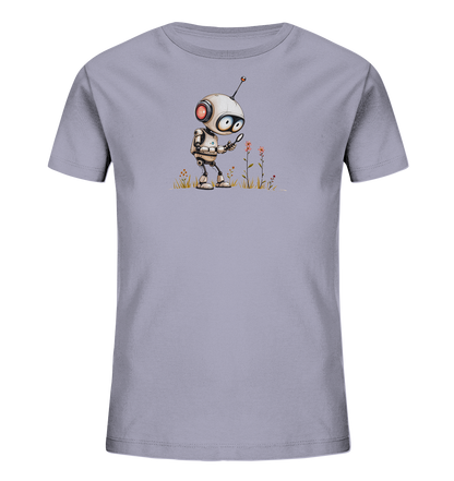 Onlineshop Shirts für Kinder - Das Bild zeigt ein Kinder-T-Shirt in einem hellen Lila- oder Lavendelton. Auf der Vorderseite ist eine detaillierte Illustration eines weißen Roboters zu sehen, der eine Lupe hält. Der Roboter steht in einer Wiese mit Grashalmen und kleinen Blumen und scheint eine Blüte genauer zu betrachten. Das Motiv ist im Comic-Stil gehalten und wirkt verspielt und lehrreich, ideal für neugierige Kinder.
