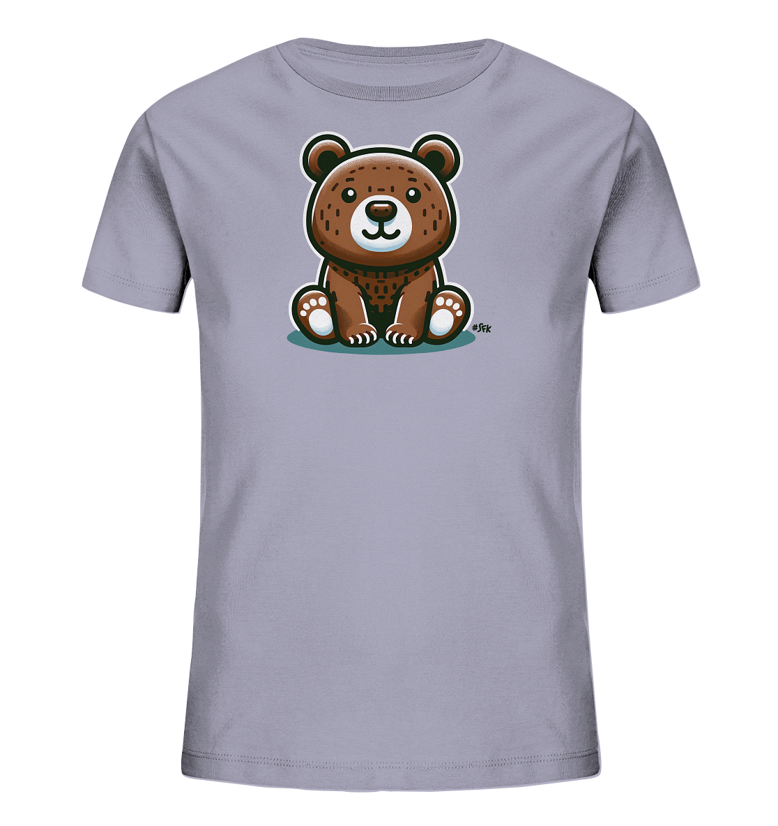 Onlineshop Shirts fuer Kinder - Das Bild zeigt ein hellgraues Kinder-T-Shirt mit einem niedlichen Baerenmotiv auf der Vorderseite. Der cartoonhafte Baer sitzt aufrecht und hat braunes Fell, grosse Augen und einen helleren Bereich um Schnauze und Pfoten. Sein Fell ist mit einem Muster aus kleinen Punkten und Linien dargestellt, was ihm eine besondere Textur verleiht. Die Illustration ist prominent auf der Vorderseite des Shirts platziert und wirkt sehr freundlich und ansprechend.