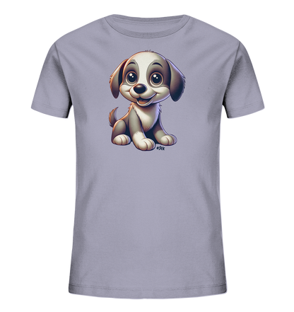 Onlineshop Shirts fuer Kinder - Dieses Bild zeigt ein Kinder T-Shirt in einem hellen Lavendelton. Auf der Vorderseite ist eine niedliche Cartoon-Illustration eines Welpen zu sehen. Der kleine Hund sitzt und blickt mit grossen, freundlichen Augen nach vorne. Das Design ist farbenfroh und ansprechend gestaltet.