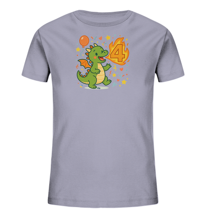 Onlineshop Shirts fuer Kinder - Das Bild zeigt ein hellgraues Kinder T-Shirt mit einem froehlichen Motiv auf der Vorderseite. Ein gruener Cartoon-Drache laeuft ueber das Shirt und speit Feuer, das die Zahl '4' formt. Ein oranger Ballon, gelbe Sterne und bunte Konfetti-Punkte umgeben das Motiv. Das Design wirkt verspielt und farbenfroh, ideal fuer einen vierten Geburtstag.