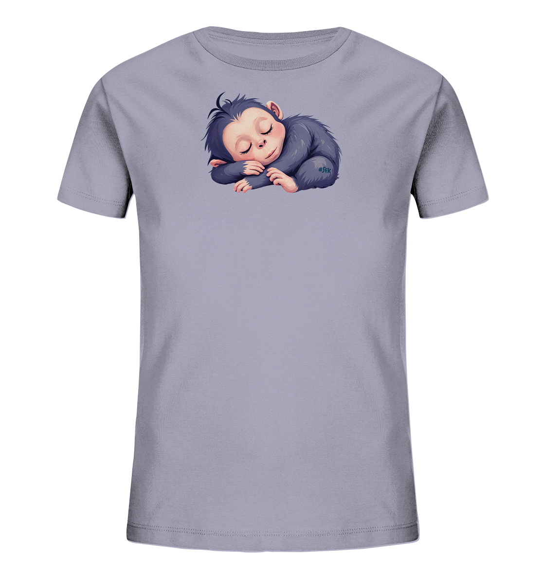 Onlineshop Shirts fuer Kinder - Das Bild zeigt ein helllila Kinder-T-Shirt mit einem niedlichen schlafenden Baby-Affen-Motiv auf der Vorderseite. Der Affe ist zusammengerollt dargestellt, die Augen geschlossen, was einen friedlichen Ausdruck vermittelt. Die Illustration besticht durch weiche Farben und detailreiche Fellstrukturen.