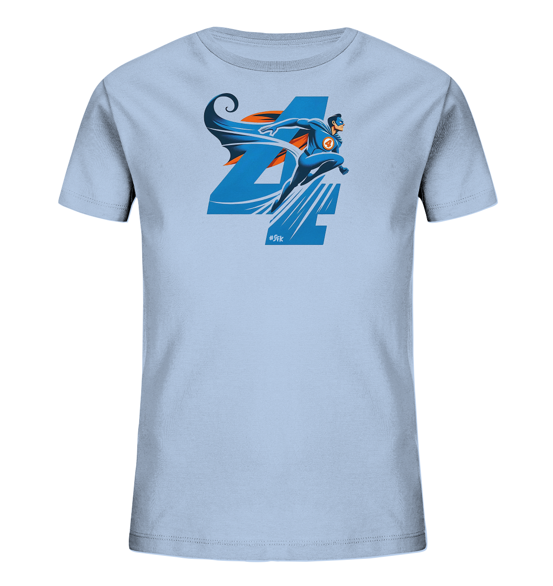 Onlineshop Shirts fuer Kinder - Das Bild zeigt ein hellblaues Kinder-T-Shirt mit einer markanten Grafik auf der Vorderseite. Im Zentrum steht eine grosse, stilisierte Zahl '4' in Blautoenen. Eine dynamische Superheldenfigur mit blauem Anzug und Umhang springt darueber hinweg. Das Design ist farbenfroh mit orangefarbenen Details und vermittelt einen Eindruck von Geschwindigkeit und Action.