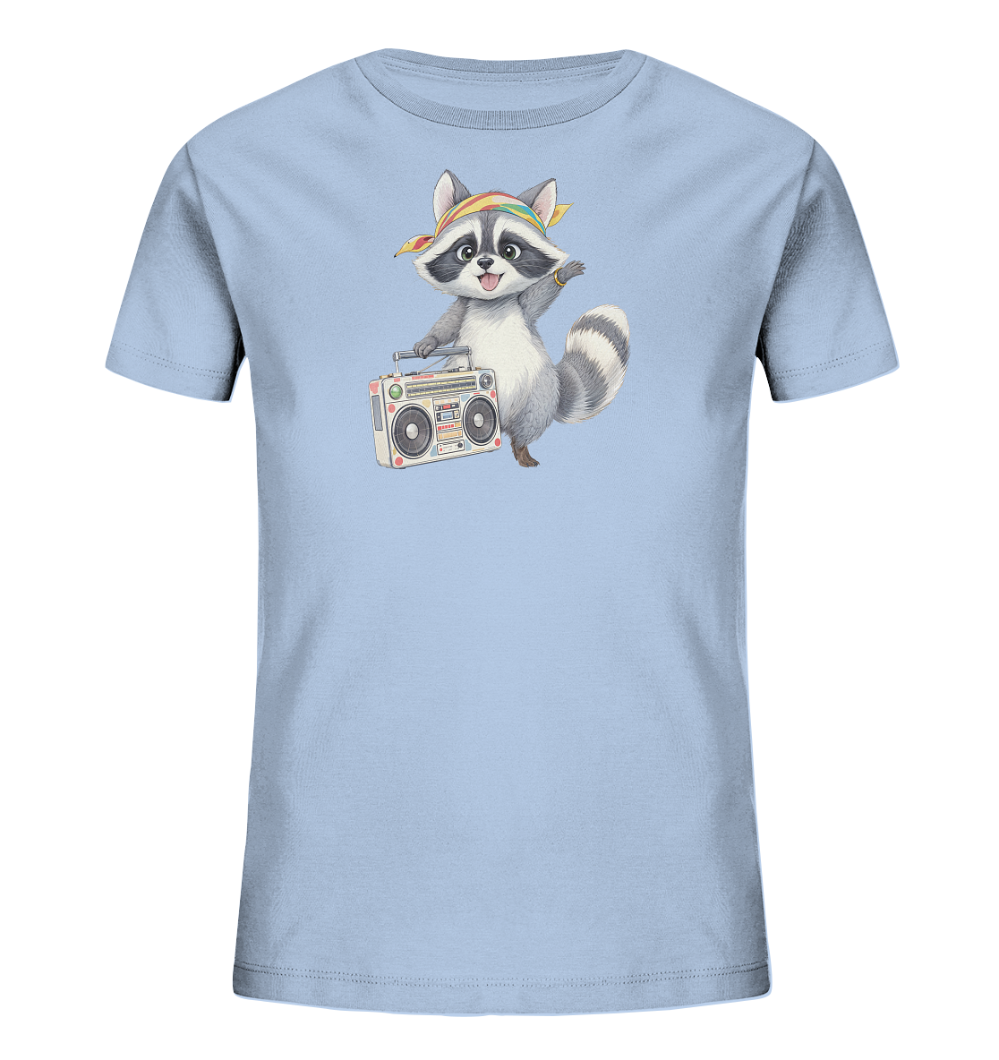 Onlineshop Shirts fuer Kinder - Das Bild zeigt ein hellblaues Kinder-T-Shirt mit einer detailreichen Illustration eines Waschbaeren. Der Waschbaer traegt ein buntes Stirnband und haelt einen Retro-Ghettoblaster in den Pfoten, waehrend er in einer taenzerischen Pose verweilt. Sein freundlicher Ausdruck und die verspielte Darstellung verleihen dem Design einen lebhaften Charakter. Das Shirt ist auf einem schwarzen Hintergrund isoliert dargestellt.