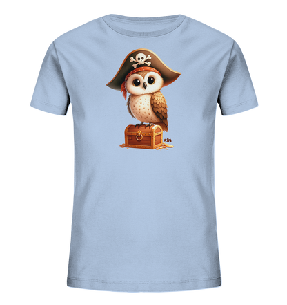 Onlineshop Shirts fuer Kinder - Das Bild zeigt ein hellblaues Kinder-T-Shirt mit einem niedlichen Druck. Darauf ist eine kleine Eule mit einem Piratenhut und rotem Kopftuch zu sehen. Die Eule sitzt auf einer hoelzernen Schatzkiste, umgeben von einigen Goldmuenzen. Dieses verspielte Motiv verleiht dem Shirt einen abenteuerlichen Look.