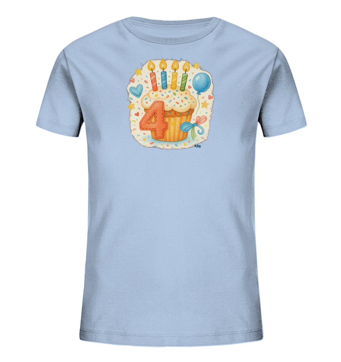 Onlineshop Shirts fuer Kinder - Das Bild zeigt ein hellblaues T-Shirt fuer Kinder. Auf der Vorderseite ist eine farbenfrohe Grafik eines festlichen Cupcakes zu sehen. Der Cupcake ist mit vier brennenden Kerzen und einer grossen Vier geschmueckt. Um das Motiv herum sind Sterne, ein Herz und ein Ballon abgebildet, was eine froehliche Geburtstagsatmosphaere schafft.