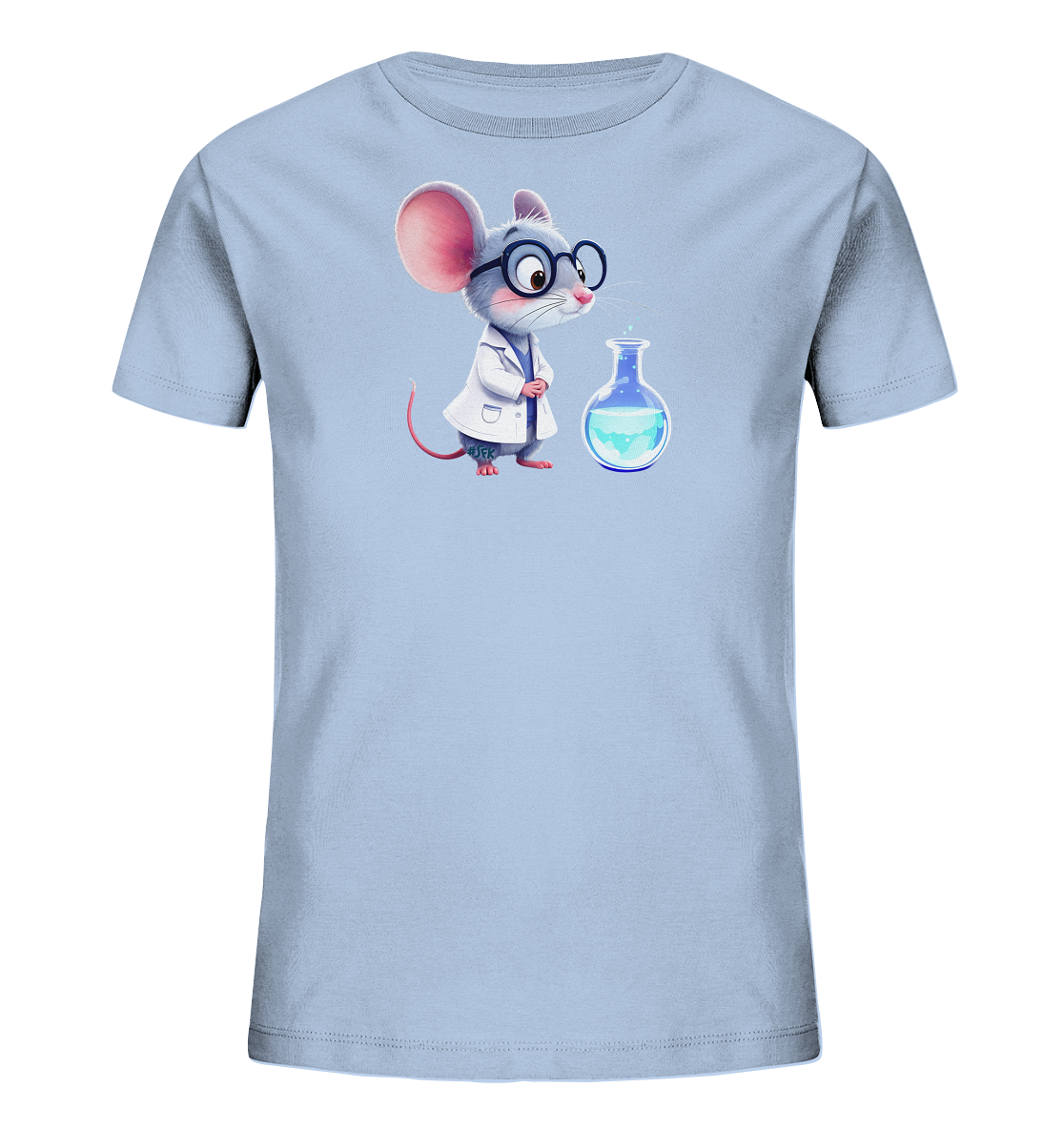Onlineshop Shirts fuer Kinder - Das Bild zeigt ein hellblaues Kinder-T-Shirt mit einer charmanten Illustration einer Maus. Die Maus traegt einen weissen Laborkittel und eine Brille, waehrend sie neugierig auf ein leuchtend blaues Reagenzglas schaut. Das Design verleiht dem Shirt einen spielerischen und wissbegierigen Charakter. Die Farben sind hell und ansprechend, ideal fuer Kinder.