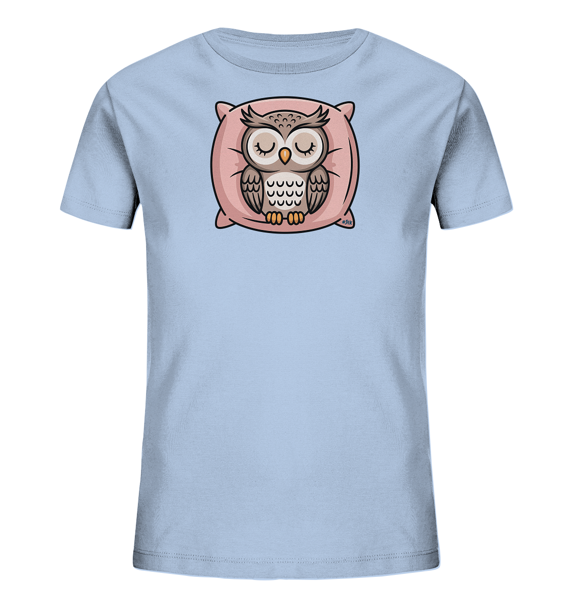 Onlineshop Shirts fuer Kinder - Das Bild zeigt ein hellblaues T-Shirt fuer Kinder. Auf der Vorderseite ist eine schlafende Eule abgebildet, die friedlich auf einem rosa Kissen ruht. Die Eule hat geschlossene Augen und vermittelt einen ruhigen und entspannten Eindruck. Das Design ist liebevoll gestaltet und ideal fuer Kinder.