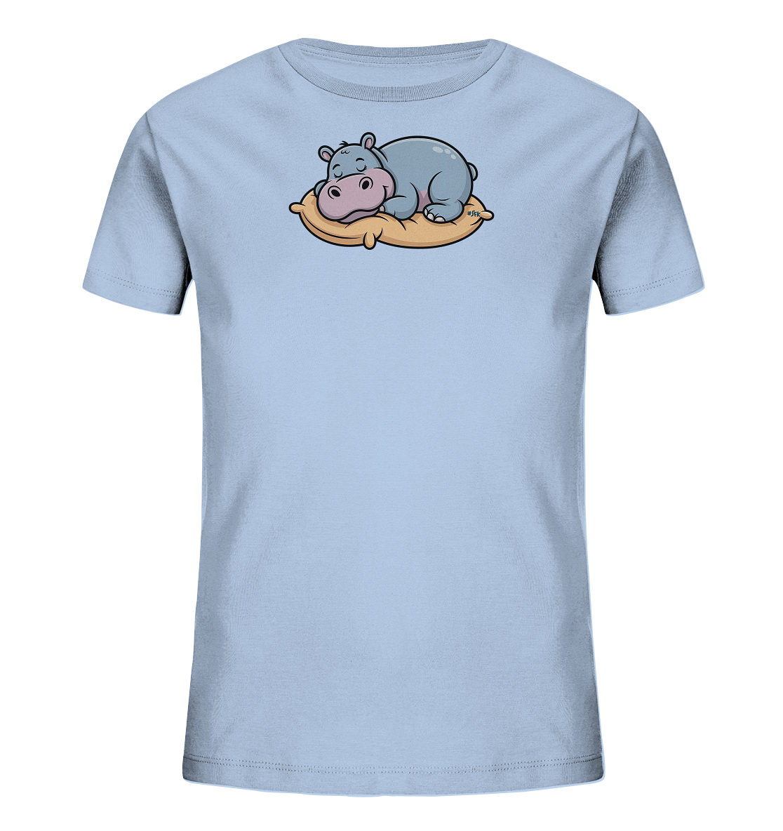 Onlineshop Shirts fuer Kinder - Das Bild zeigt ein hellblaues Kinder-T-Shirt mit einem niedlichen Motiv eines schlafenden Nilpferds. Das Nilpferd liegt gemuetlich auf einem beigen Kissen, hat die Augen geschlossen und wirkt sehr friedlich. Die Illustration ist im Cartoon-Stil gehalten und verleiht dem Shirt einen verspielten und beruhigenden Charakter.