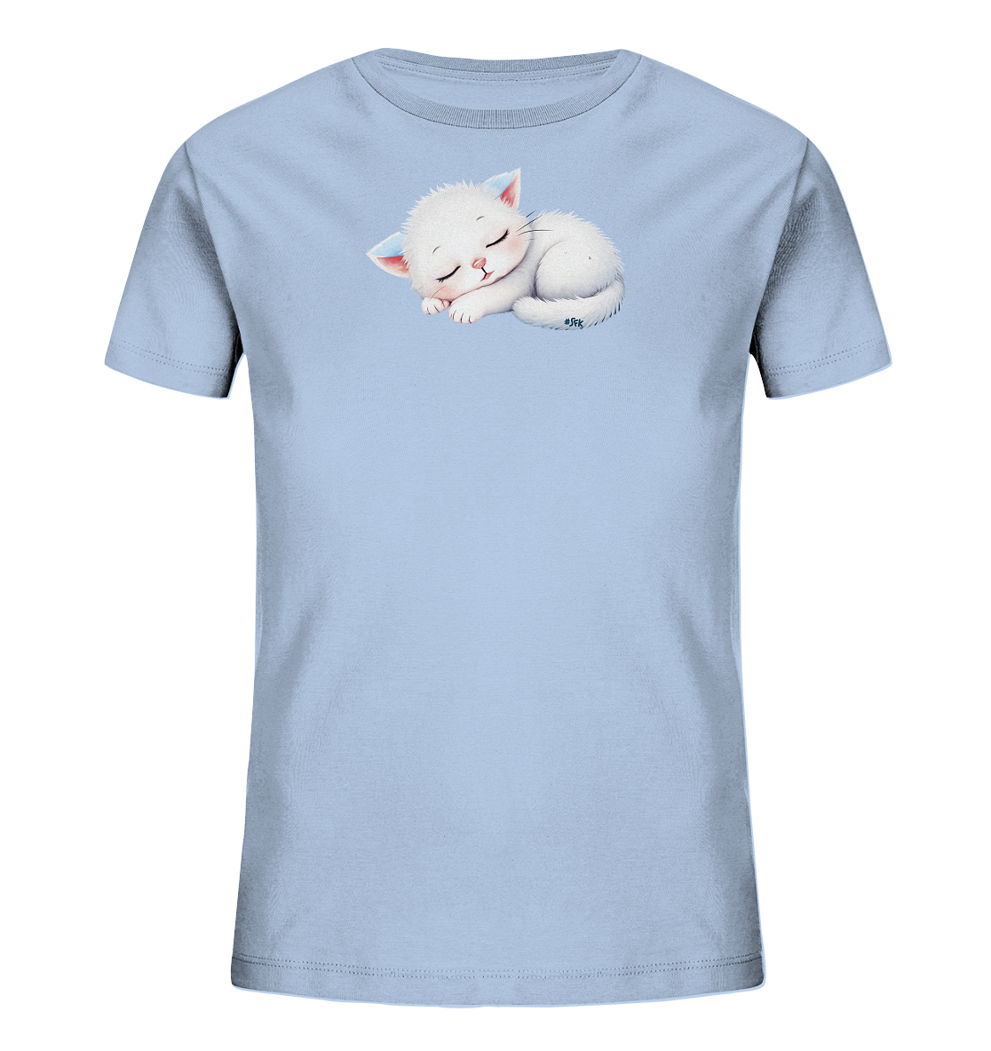 Onlineshop Shirts fuer Kinder - Das Bild zeigt ein hellblaues Kinder-T-Shirt mit einem niedlichen, schlafenden Kaetzchenmotiv auf der Vorderseite. Das kleine weisse Kaetzchen ist zusammengerollt dargestellt, die Augen sind geschlossen und es hat zarte rosa Ohren. Die Darstellung wirkt sehr friedlich und suess und ist ideal fuer kleine Kinder.