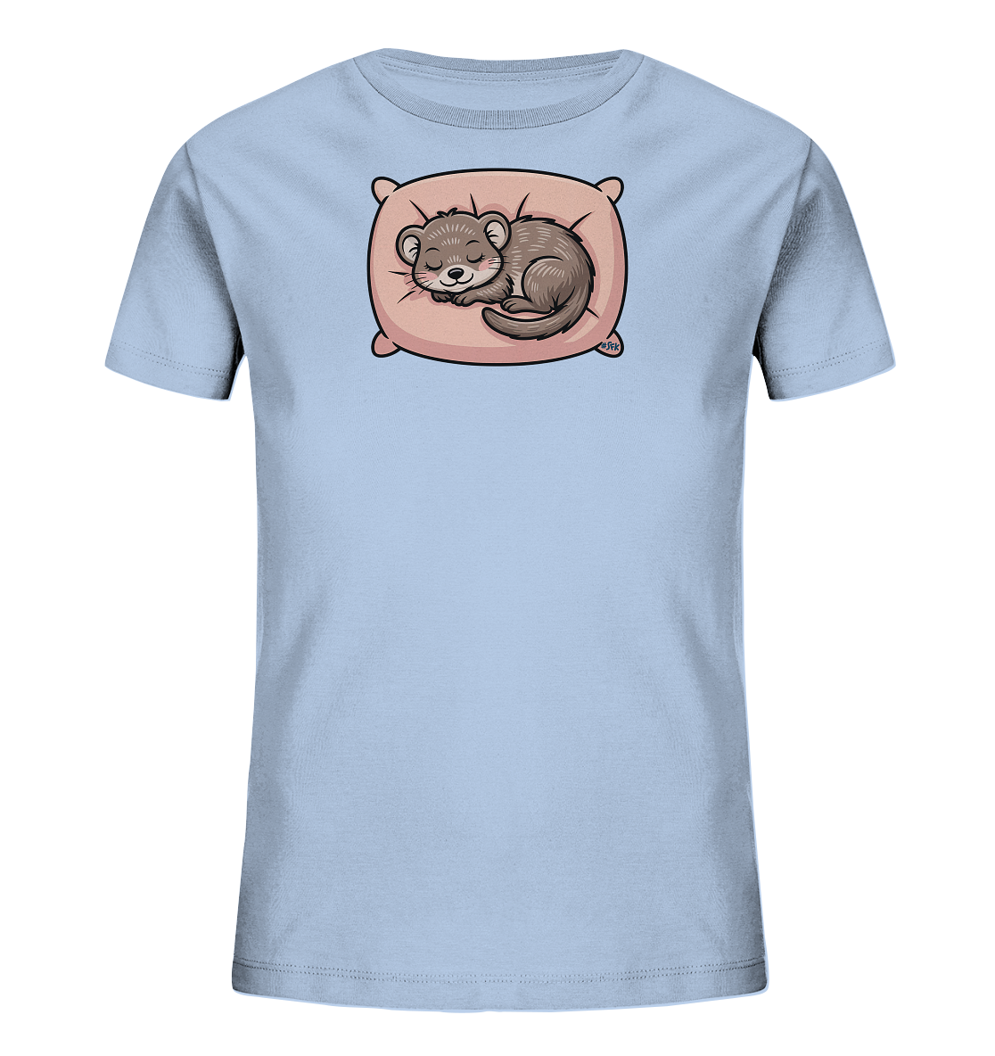 Onlineshop Shirts fuer Kinder - Das Bild zeigt ein hellblaues Kinder-T-Shirt mit einem niedlichen Motiv auf der Vorderseite. Darauf ist ein kleines, graues Tier mit geschlossenen Augen abgebildet, das gemuetlich auf einem rosa Kissen schlaeft. Das Design strahlt Ruhe und Gemuetlichkeit aus und ist ansprechend fuer Kinder.