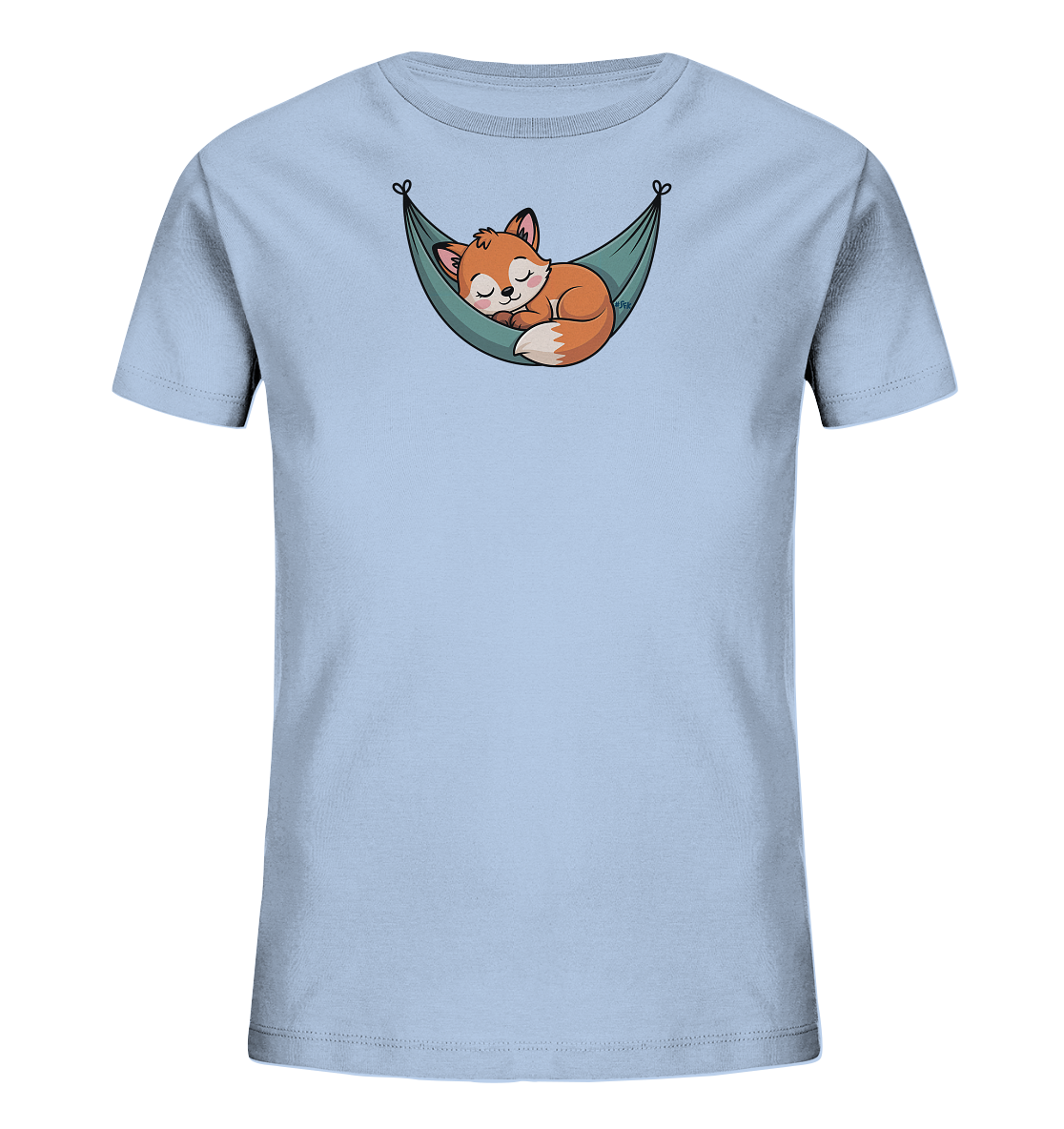 Onlineshop Shirts fuer Kinder - Das Bild zeigt ein hellblaues Kinder-T-Shirt mit einem niedlichen Motiv. Darauf ist ein orangefarbener Fuchs abgebildet, der friedlich in einer gruenen Haengematte schlaeft. Der Fuchs ist zusammengerollt und hat geschlossene Augen. Die farbenfrohe und kindgerechte Darstellung verleiht dem Shirt einen verspielten Charakter.