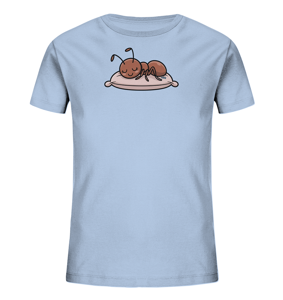 Onlineshop Shirts fuer Kinder - Das Bild zeigt ein hellblaues Kinder-T-Shirt. Darauf ist eine braune, cartoonhafte Ameise abgebildet, die friedlich auf einem rosafarbenen Kissen schlaeft. Das Motiv ist sanft und beruhigend gestaltet, ideal fuer kleine Traeumer. Das Shirt hat einen klassischen Schnitt mit Rundhalsausschnitt.