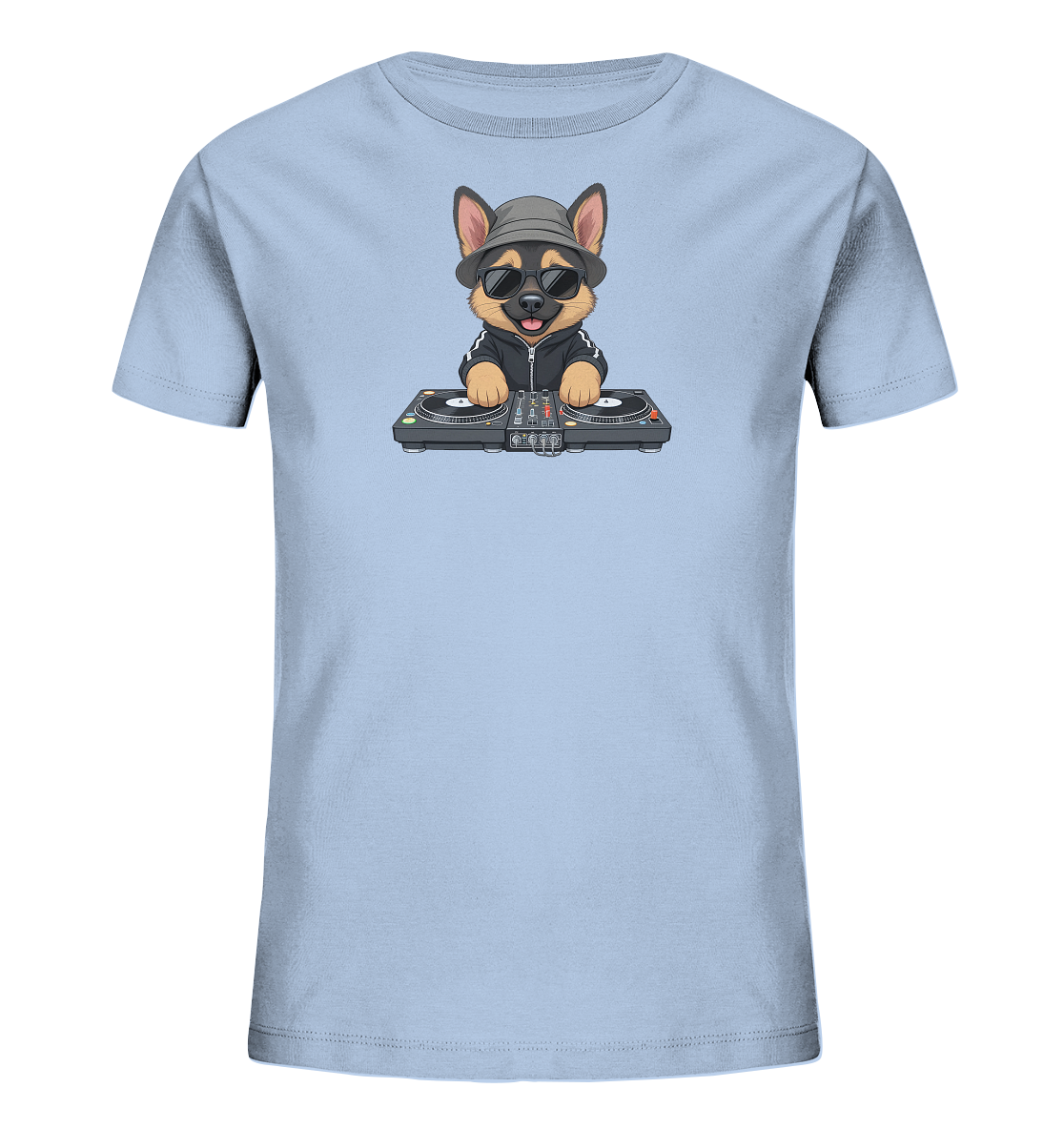 Onlineshop Shirts fuer Kinder - Das Bild zeigt ein hellblaues Kinder-T-Shirt mit einem aufgedruckten Cartoon-Hund. Der Hund traegt eine Sonnenbrille und einen Hut und steht vor einem DJ-Mischpult mit zwei Plattenspielern. Das Design wirkt modern und froehlich, ideal fuer junge Musikliebhaber.