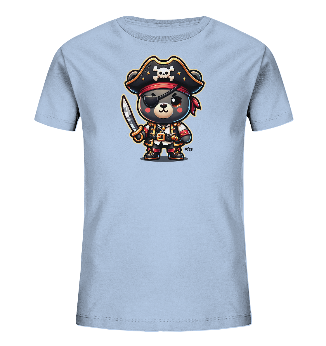 Onlineshop Shirts fuer Kinder - Dieses Bild zeigt ein hellblaues T-Shirt fuer Kinder. Auf der Vorderseite ist eine Illustration eines Cartoon-Baeren im Piratenkostuem zu sehen. Der Baer traegt einen Piratenhut mit Totenkopf, eine Augenklappe und haelt ein Schwert. Das Motiv ist farbenfroh und detailliert, was dem Shirt einen abenteuerlichen Look verleiht.