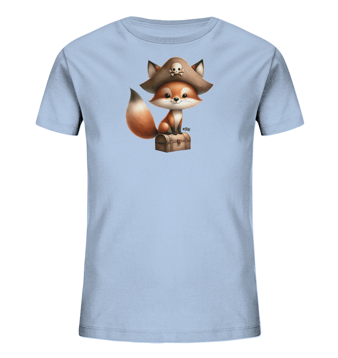 Onlineshop Shirts fuer Kinder - Das Bild zeigt ein hellblaues Kinder-T-Shirt mit einem Motiv eines suessen Fuchses. Der Fuchs traegt einen Piratenhut mit Totenkopf-Symbol und sitzt auf einer kleinen, verschlossenen Schatzkiste. Die Grafik ist im Cartoon-Stil gehalten und verleiht dem Shirt einen verspielten Piraten-Look. Ein ideales Shirt fuer kleine Abenteurer.