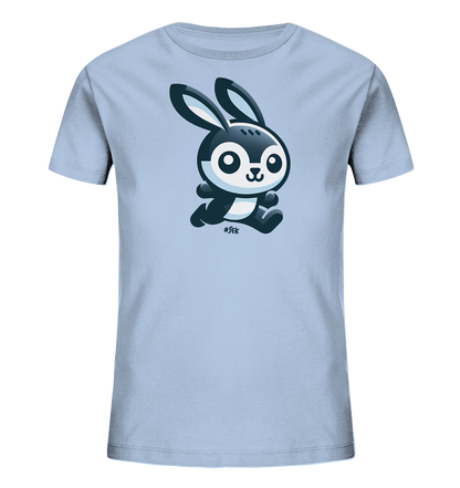 Onlineshop Shirts fuer Kinder - Das Bild zeigt ein hellblaues Kinder T-Shirt mit einer niedlichen Grafik auf der Vorderseite. Dargestellt ist ein cartoonartiger Hase in Schwarz-Weiss. Der Hase hat grosse Augen und lange Ohren und scheint gerade zu rennen oder zu springen. Das Design wirkt froehlich und verspielt, ideal fuer Kindermode.