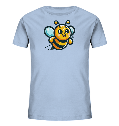 Onlineshop Shirts fuer Kinder - Das Bild zeigt ein hellblaues Kinder-T-Shirt mit einer grossen, farbenfrohen Grafik einer fliegenden Biene. Die niedliche Biene hat ein froehliches Gesicht, grosse Augen, gestreifte Koerper und zarte Fluegel. Kleine Punkte hinter der Biene deuten auf Bewegung hin. Dieses freundliche Design ist ein Blickfang auf dem Shirt.