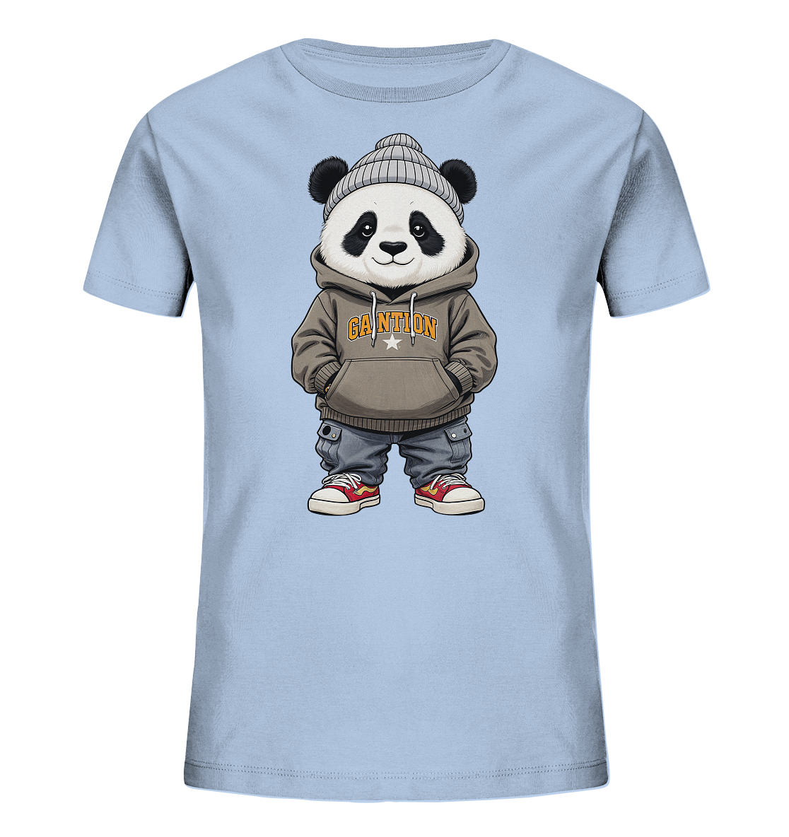 Onlineshop Shirts fuer Kinder - Das Bild zeigt ein hellblaues Kinder-T-Shirt mit einem laessigen Panda-Motiv auf der Vorderseite. Der Panda traegt eine graue Beanie, einen braunen Hoodie und graue Hosen, kombiniert mit roten Turnschuhen. Sein Outfit und der leicht verschmitzte Blick verleihen dem Design einen modernen und jugendlichen Charakter.