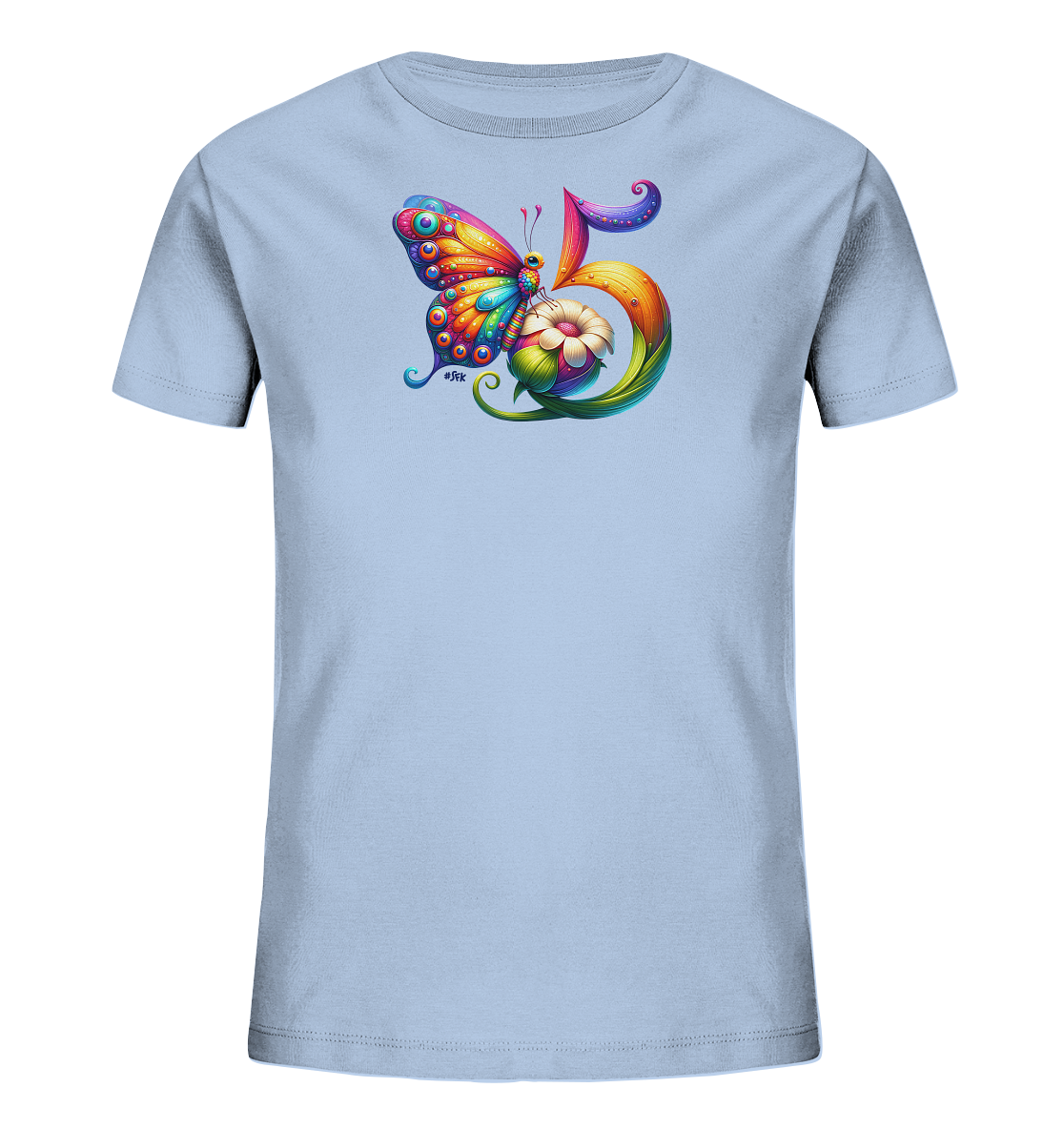 Onlineshop Shirts fuer Kinder - Das Bild zeigt ein hellblaues Kinder T-Shirt. Auf der Vorderseite befindet sich ein farbenfrohes Motiv der Zahl '5'. Das Motiv ist kunstvoll gestaltet mit einem detailliertem Schmetterling, einer Blume und Ranken. Die kraeftigen Farben und fantasievollen Details verleihen dem Shirt einen froehlichen Look.