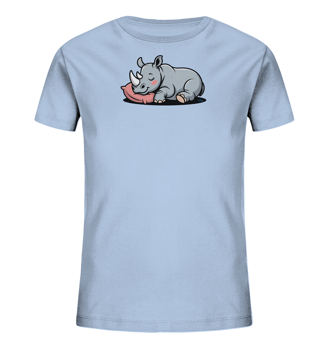 Onlineshop Shirts fuer Kinder - Das Bild zeigt ein hellblaues Kinder-T-Shirt. Auf der Vorderseite ist ein suesses, cartoonhaftes Nashorn abgebildet, das friedlich auf einem pinken Kissen schlaeft. Das graue Nashorn hat geschlossene Augen, leicht geroetete Wangen und einen kleinen Stosszahn. Das Design wirkt beruhigend und liebevoll, ideal fuer Kinder.