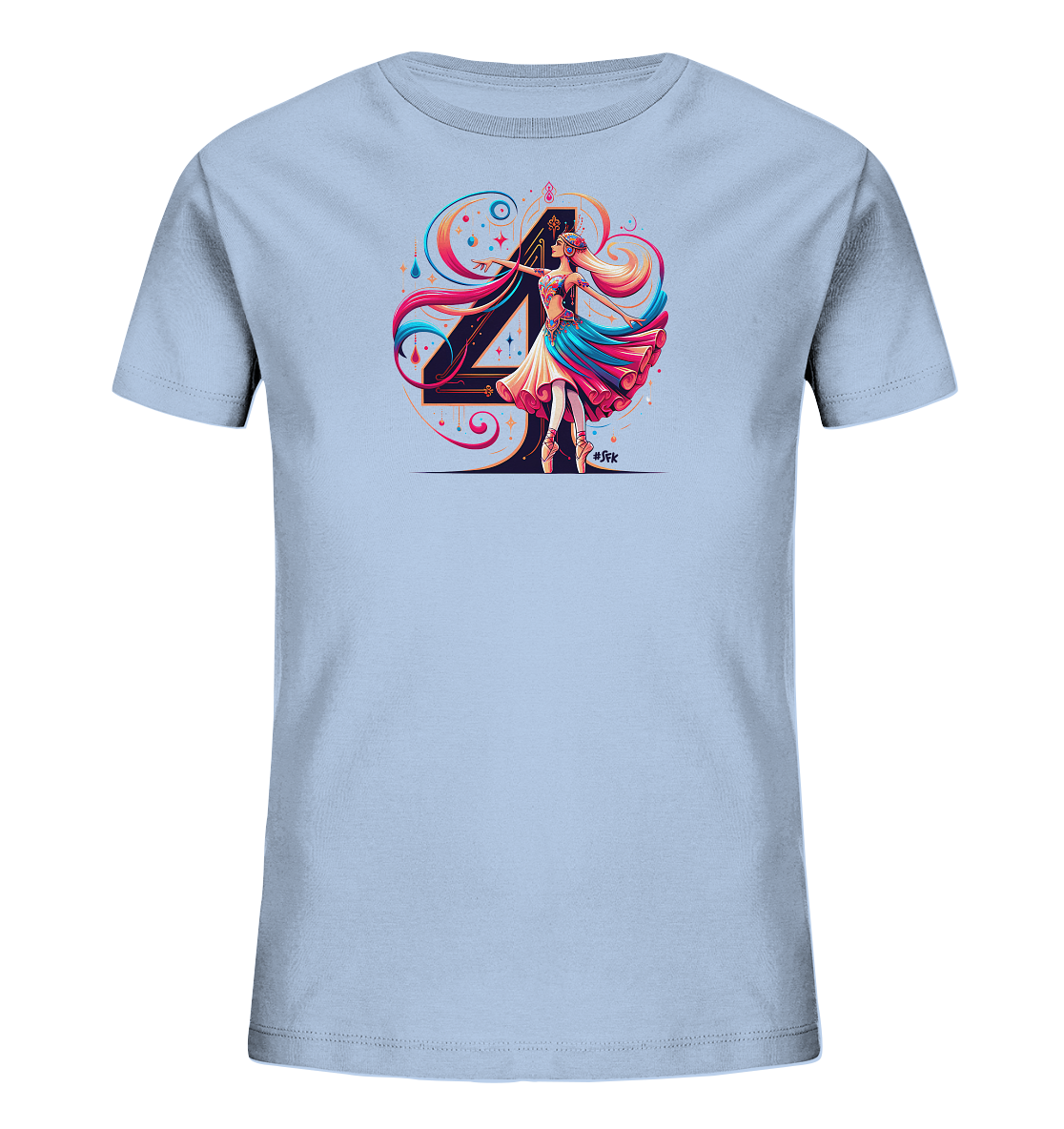 Onlineshop Shirts fuer Kinder - Das hellblaue T-Shirt zeigt eine fantasievolle Darstellung der Zahl 4. Davor tanzt eine Figur in einem farbenfrohen Kleid mit fliessendem Haar. Um das Motiv herum finden sich bunte, wirbelnde Linien und Sterne, die dem Design eine dynamische Note verleihen. Das Gesamtbild ist lebhaft und kuenstlerisch gestaltet.