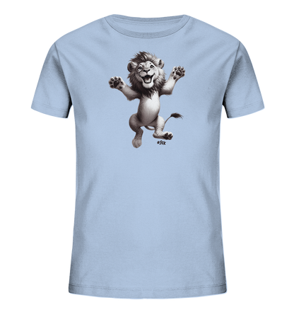 Onlineshop Shirts fuer Kinder - Das Bild zeigt ein hellblaues Kinder-T-Shirt mit einem lustigen Loewen-Motiv auf der Vorderseite. Der cartoonartige Loewe springt froehlich mit erhobenen Pfoten. Die Grafik ist detailreich in Graustufen gestaltet und zeigt den Loewen mit einem breiten Laecheln. Ein verspieltes Design fuer kleine Abenteurer.