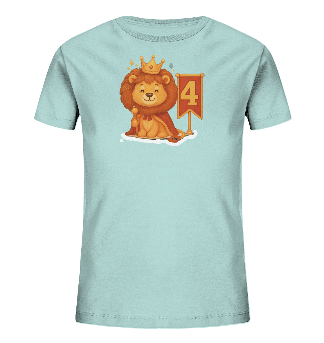 Onlineshop Shirts fuer Kinder - Das Bild zeigt ein hellblaues Kinder-T-Shirt mit einem niedlichen Aufdruck. Zentral ist eine Cartoon-Illustration eines sitzenden Loewen mit Krone und Umhang. Neben dem Loewen befindet sich ein rotes Faehnchen mit der Zahl 4 darauf, umgeben von glitzernden Elementen. Das Design wirkt koeniglich und froehlich, passend fuer einen besonderen Anlass.