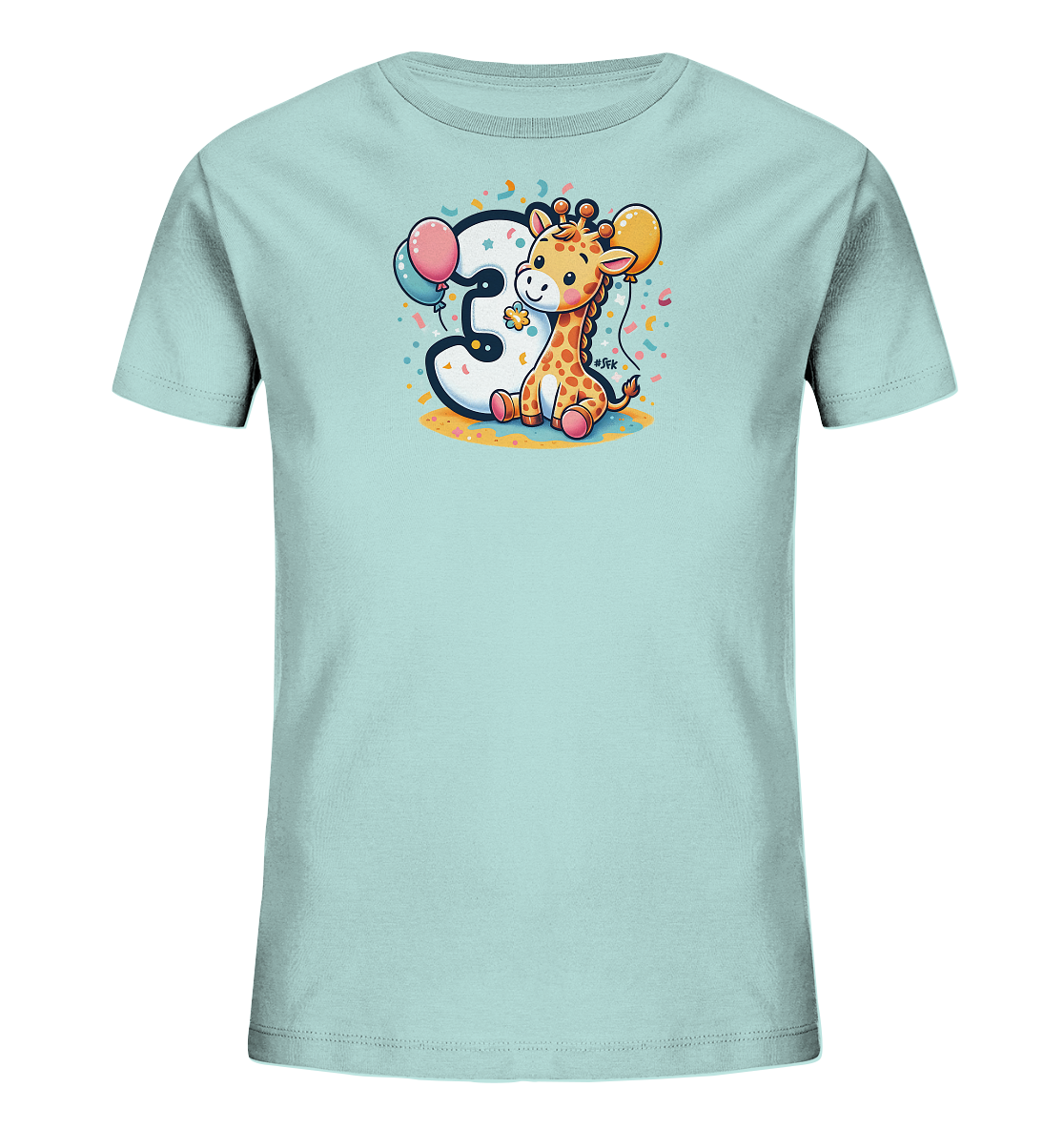 Onlineshop Shirts fuer Kinder - Das Bild zeigt ein hellblaues Kinder T-Shirt mit einem froehlichen Motiv. Darauf ist eine niedliche Cartoon-Giraffe abgebildet, die neben einer grossen, weissen Zahl '3' sitzt. Das Design wird ergaenzt durch bunte Ballons und Konfetti, was eine festliche Atmosphaere schafft.