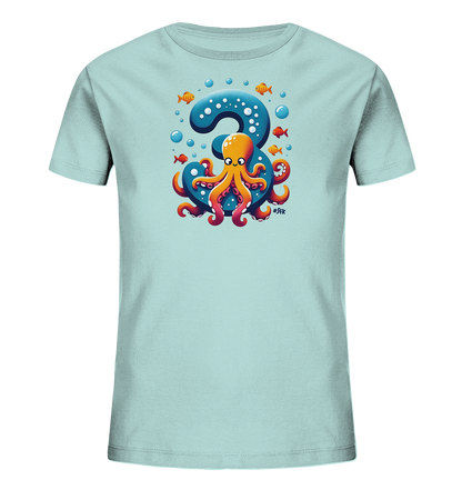 Onlineshop Shirts fuer Kinder - Das Bild zeigt ein hellblaues Kinder-T-Shirt mit einem farbenfrohen Motiv. Eine grosse blaue Zahl Drei ist zu sehen, um die sich ein lustiger orangefarbener Oktopus schlingt. Kleine orange Fische und Blasen umgeben das maritime Design. Dieses verspielte Bild ist ideal fuer Kinder.