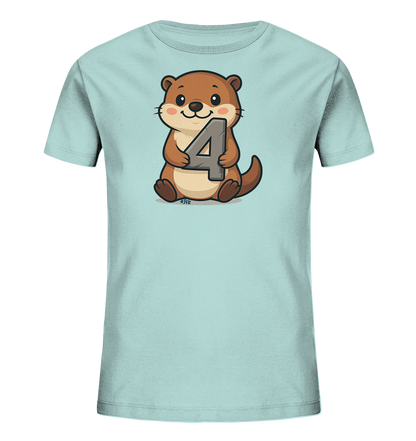 Onlineshop Shirts fuer Kinder - Das Bild zeigt ein hellblaues T-Shirt fuer Kinder mit einem niedlichen Cartoon-Otter auf der Vorderseite. Der Otter sitzt und haelt die graue Zahl 4 in seinen Pfoten. Er hat grosse Augen, laechelnde Wangen und einen freundlichen Ausdruck. Das Design ist verspielt und farblich ansprechend gestaltet.
