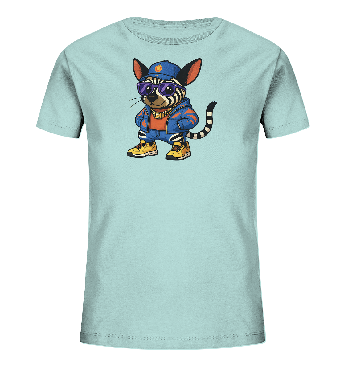 Onlineshop Shirts fuer Kinder - Das Bild zeigt ein hellblaues Kinder-T-Shirt mit einem laessigen Zebracat-Motiv auf der Vorderseite. Das anthropomorphe Tier traegt eine blaue Kappe, lila Sonnenbrillen, eine goldene Kette und eine blaue Jacke mit gelben Turnschuhen. Mit den Haenden in den Hosentaschen steht es selbstbewusst da und verleiht dem Shirt einen coolen und verspielten Look.