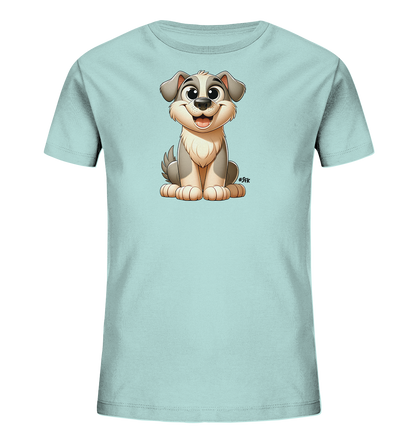 Onlineshop Shirts fuer Kinder - Das Bild zeigt ein hellblaues Kinder-T-Shirt mit einer suessen Illustration eines sitzenden Hundes. Der cartoonhafte Hund ist in Grau- und Beigetoenen dargestellt und laechelt freundlich. Seine grossen Augen verleihen ihm einen besonders aufgeweckten Ausdruck. Dieses froehliche Motiv ist ideal fuer ein Kinderoutfit.