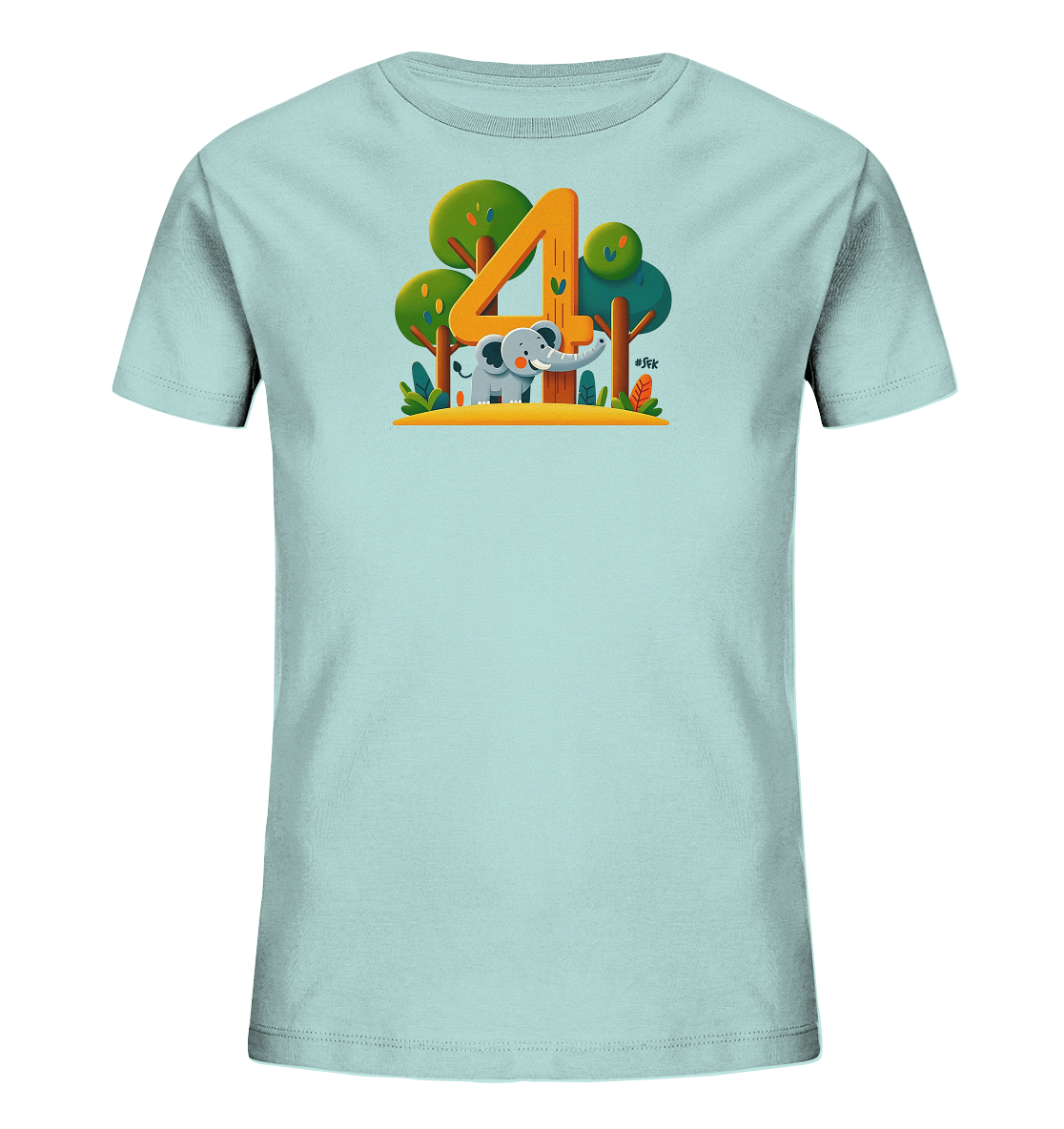 Onlineshop Shirts fuer Kinder - Das Bild zeigt ein hellblaues Kinder-T-Shirt mit einer farbigen Grafik auf der Vorderseite. Darauf ist ein niedlicher grauer Elefant zu sehen, der neben einer grossen orangefarbenen Zahl '4' steht. Das Motiv wird von stilisierten gruenen Baeumen und Pflanzen umrahmt, was eine spielerische Szene darstellt. Das Design ist kindgerecht und detailreich gestaltet.