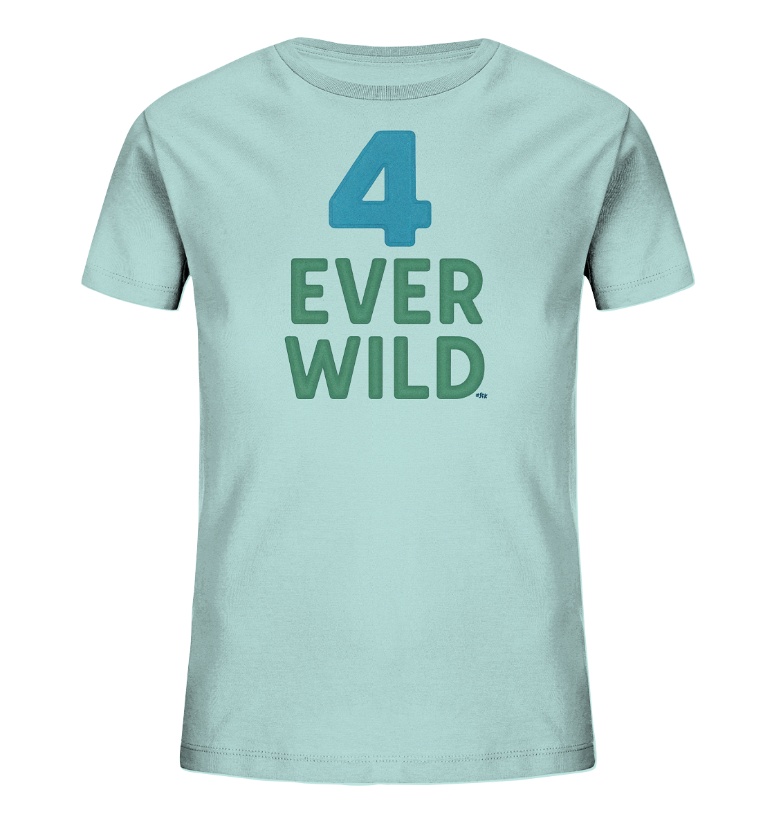 Onlineshop Shirts fuer Kinder - Das Bild zeigt ein hellblaues T-Shirt fuer Kinder mit einem auffaelligen Aufdruck auf der Vorderseite. Oben ist die grosse Zahl '4' in einem Blauton zu sehen. Darunter stehen die Worte 'EVER WILD' in gruener Farbe, uebereinander angeordnet. Das Design wirkt frisch und passend fuer Kinder.