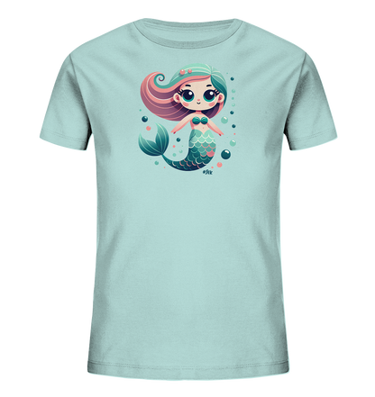 Onlineshop Shirts fuer Kinder - Das hellblaue T-Shirt zeigt eine niedliche, cartoonhafte Meerjungfrau. Sie hat langes, farbiges Haar und einen schillernden Schwanz, umgeben von kleinen Blasen. Die freundliche Meerjungfrau ist in der Mitte des Shirts platziert.