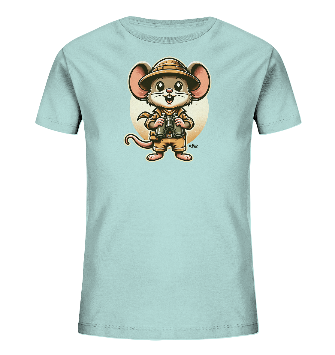 Onlineshop Shirts fuer Kinder - Dieses hellblaue T-Shirt fuer Kinder zeigt eine niedliche Cartoon-Maus als Abenteurer. Die Maus traegt einen Safari-Hut, passende Kleidung und haelt ein Fernglas. Im Hintergrund ist eine stilisierte Sonne oder ein Kreis abgebildet. Das verspielte Design ist detailliert und farbenfroh.