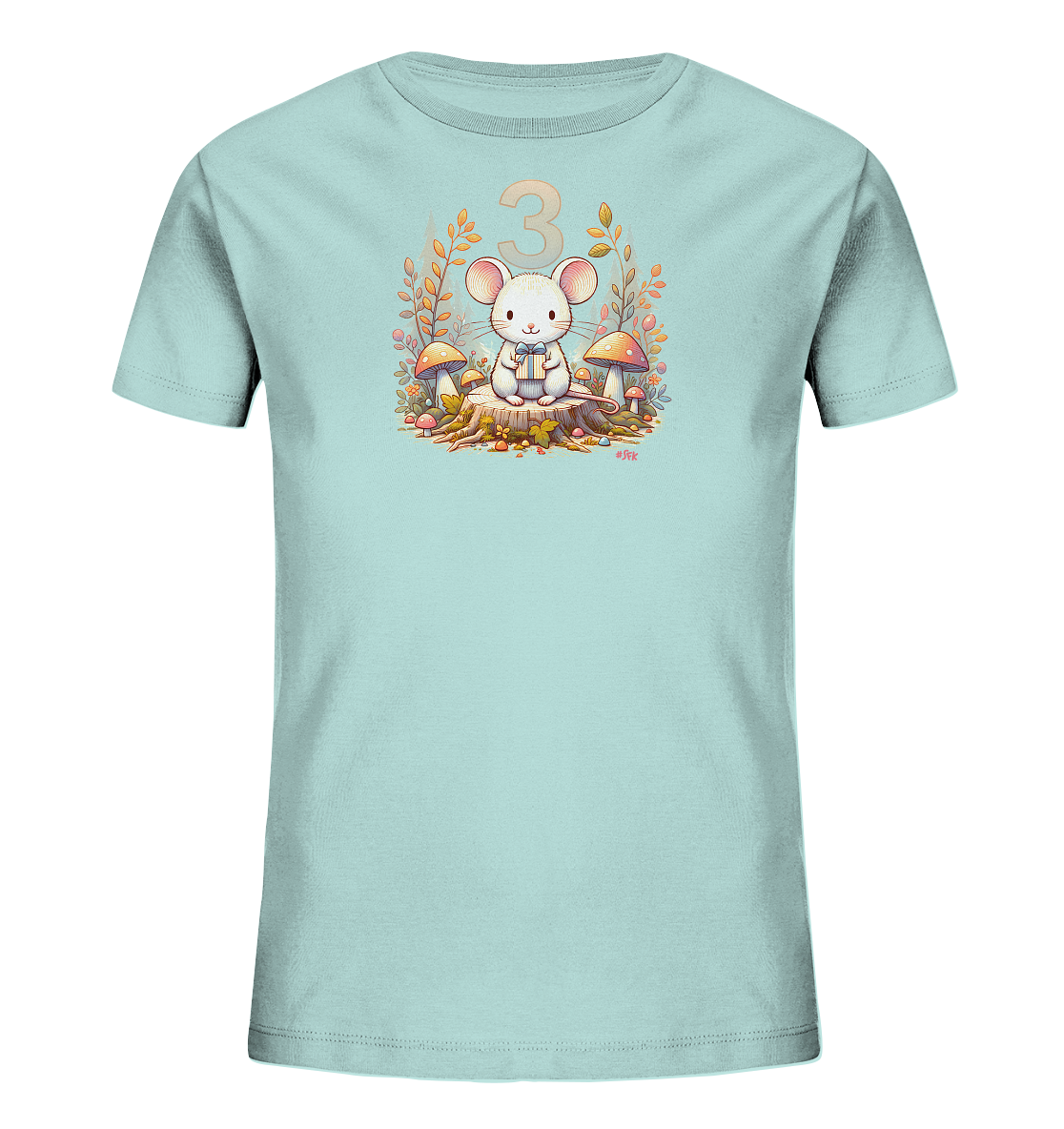 Onlineshop Shirts fuer Kinder - Das Bild zeigt ein hellblaues T-Shirt mit einem aufwendigen Frontdruck. Im Zentrum des Designs sitzt eine niedliche weisse Maus auf einem Baumstumpf und haelt ein kleines Geschenk. Sie ist umgeben von herbstlichen Blaettern, Zweigen und kleinen Pilzen in warmen Farbtoenen. Über der Szene prangt gross die Zahl '3'.