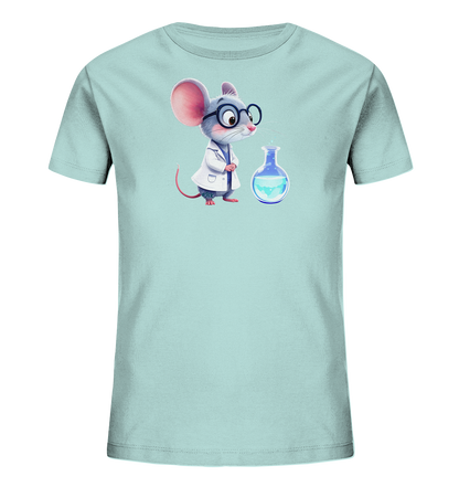 Onlineshop Shirts fuer Kinder - Das Bild zeigt ein hellblaues Kinder-T-Shirt mit einem detaillierten Motiv einer Maus. Die Maus ist als Wissenschaftler mit weissem Laborkittel und Brille dargestellt und blickt auf einen blauen Glaskolben. Dieses Design verleiht dem Shirt einen lehrreichen und gleichzeitig verspielten Charakter, ideal fuer kleine Entdecker.
